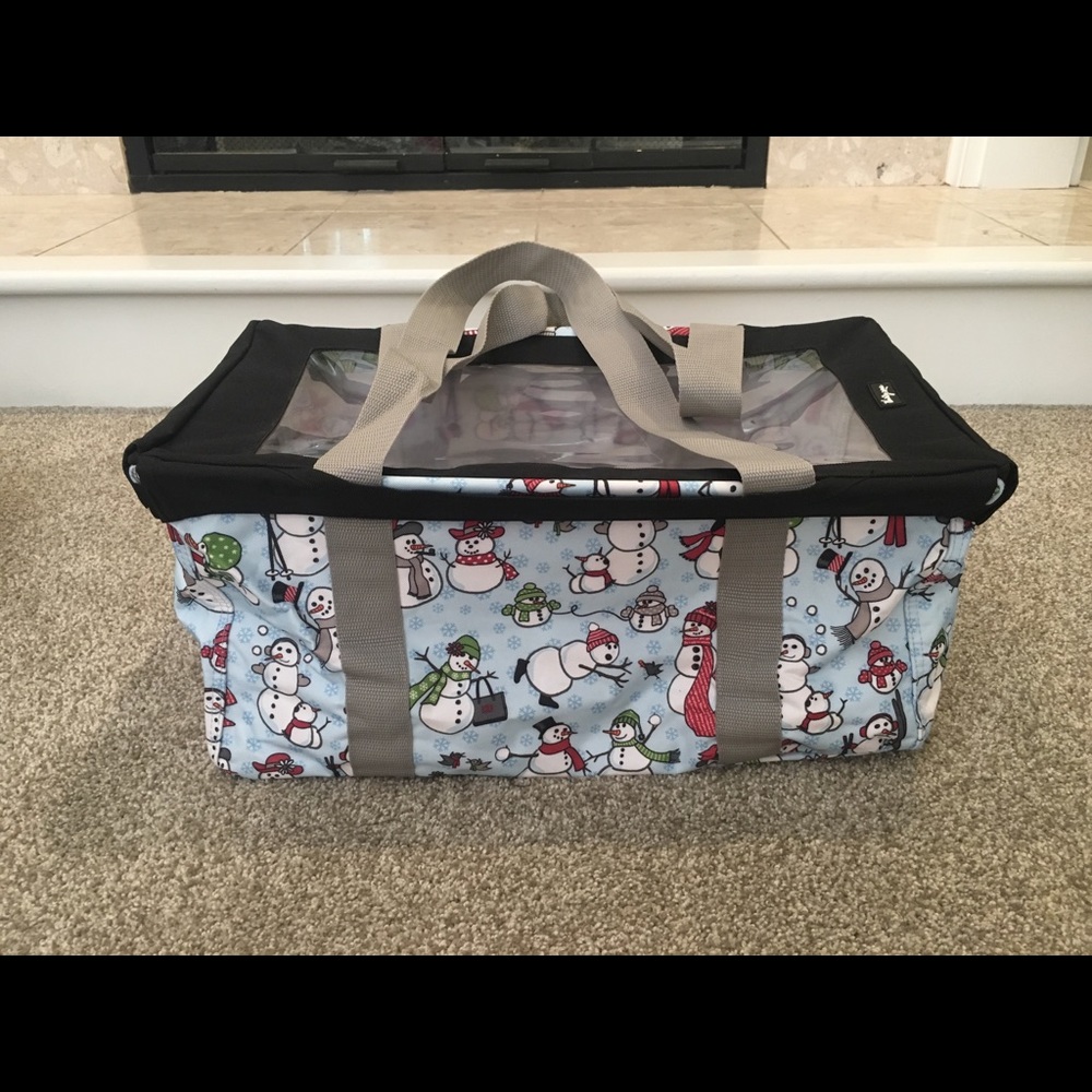 Medium Utility Tote in Snow Daze with Black Top